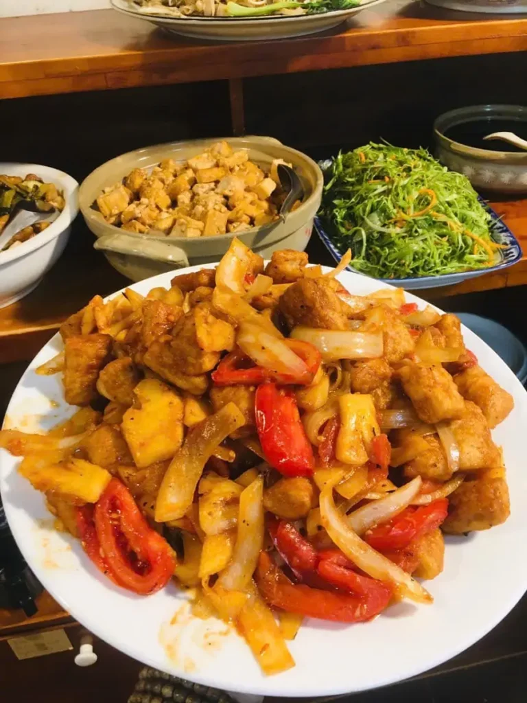 8 Nhà hàng buffet chay ở Sài Gòn giá 50.000 đô la: Người ăn chay không nên bỏ lỡ