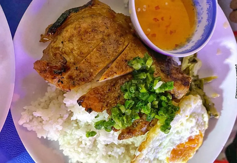 10+ Quán cơm tấm ngon nhất Quận 7 – Thưởng thức hương vị Sài Gòn đích thực!