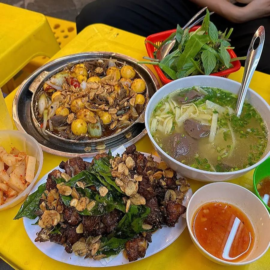 Dưới đây là 10 nhà hàng phục vụ món ngỗng tươi và thơm ở khu phố cổ.