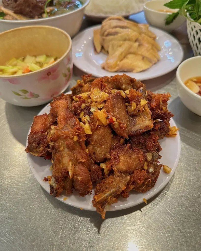 Dưới đây là 10 nhà hàng phục vụ món ngỗng tươi và thơm ở khu phố cổ.