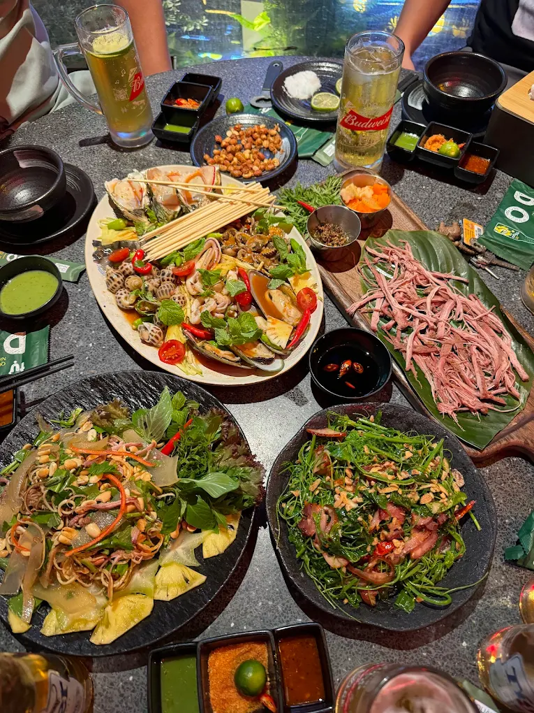 Gợi ý top 6 quán bar giá rẻ ở Cầu Giấy với đồ ăn ngon và không gian sôi động