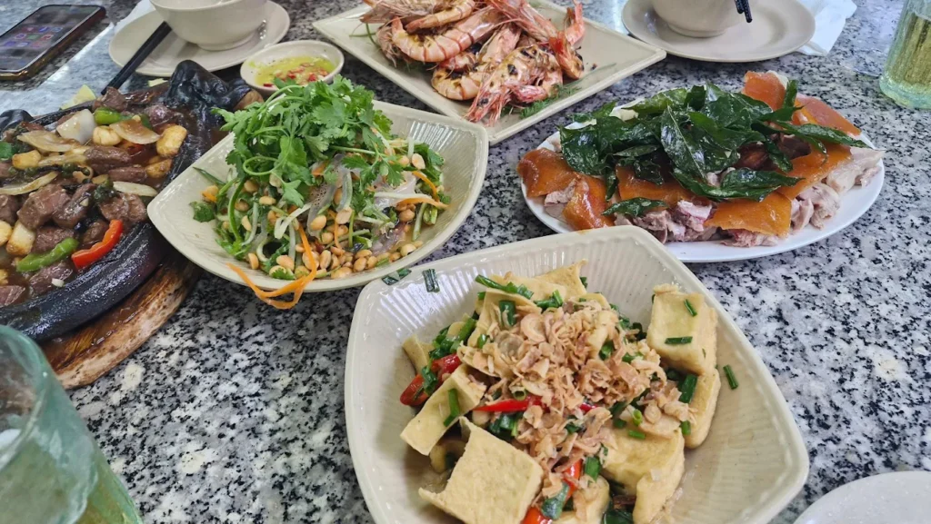 Gợi ý top 6 quán bar giá rẻ ở Cầu Giấy với đồ ăn ngon và không gian sôi động