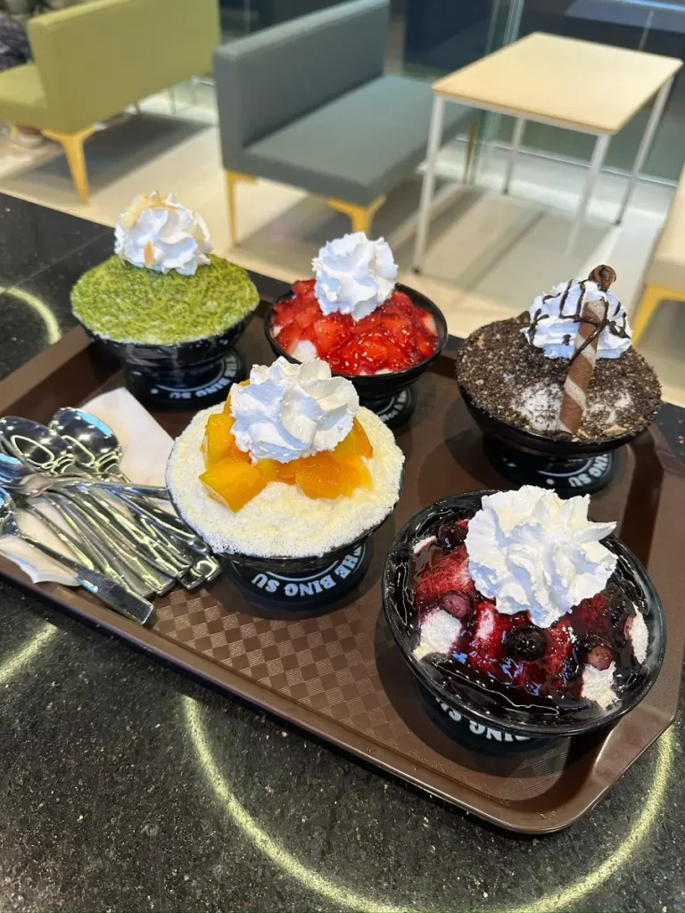 Ăn gì để giải nhiệt ngày nắng nóng? Hãy thử 11 quán bingsu ngon nhất Hà Nội này nhé!