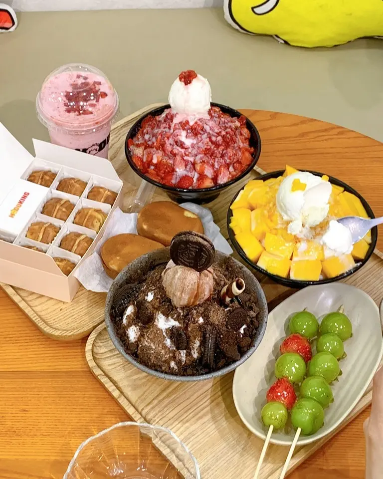 Ăn gì để giải nhiệt ngày nắng nóng? Hãy thử 11 quán bingsu ngon nhất Hà Nội này nhé!
