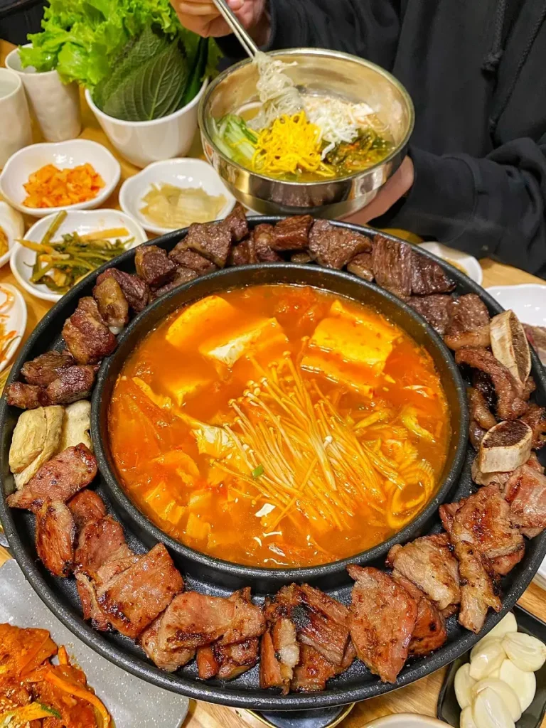 Top 6 Nhà hàng BBQ Trung Hòa: Ngon, Ngon, Gây Nghiện