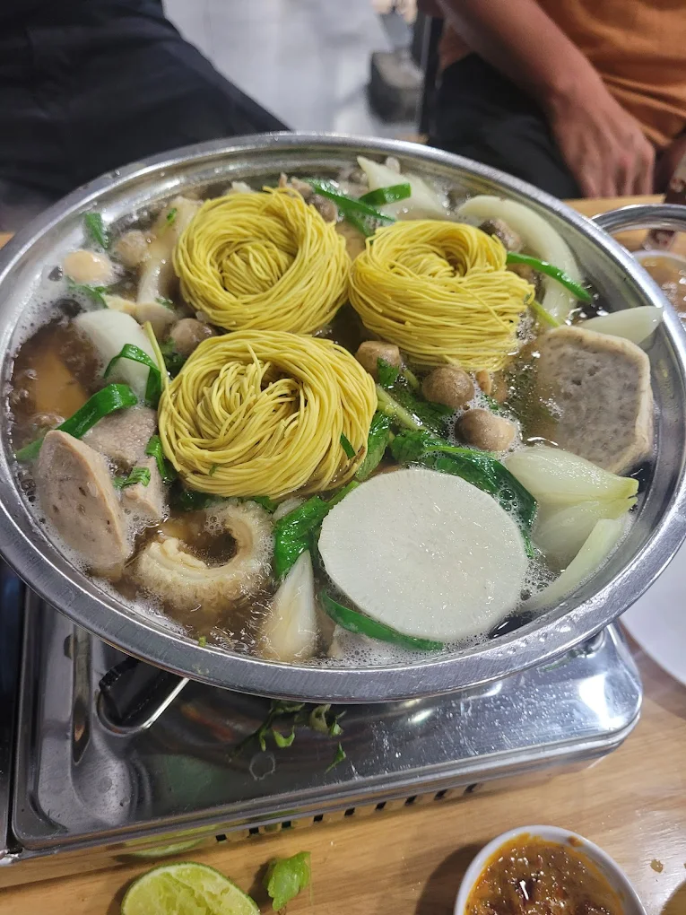 Đánh giá 10 quán lẩu ngon ở Quận 10: từ bình dân đến cao cấp