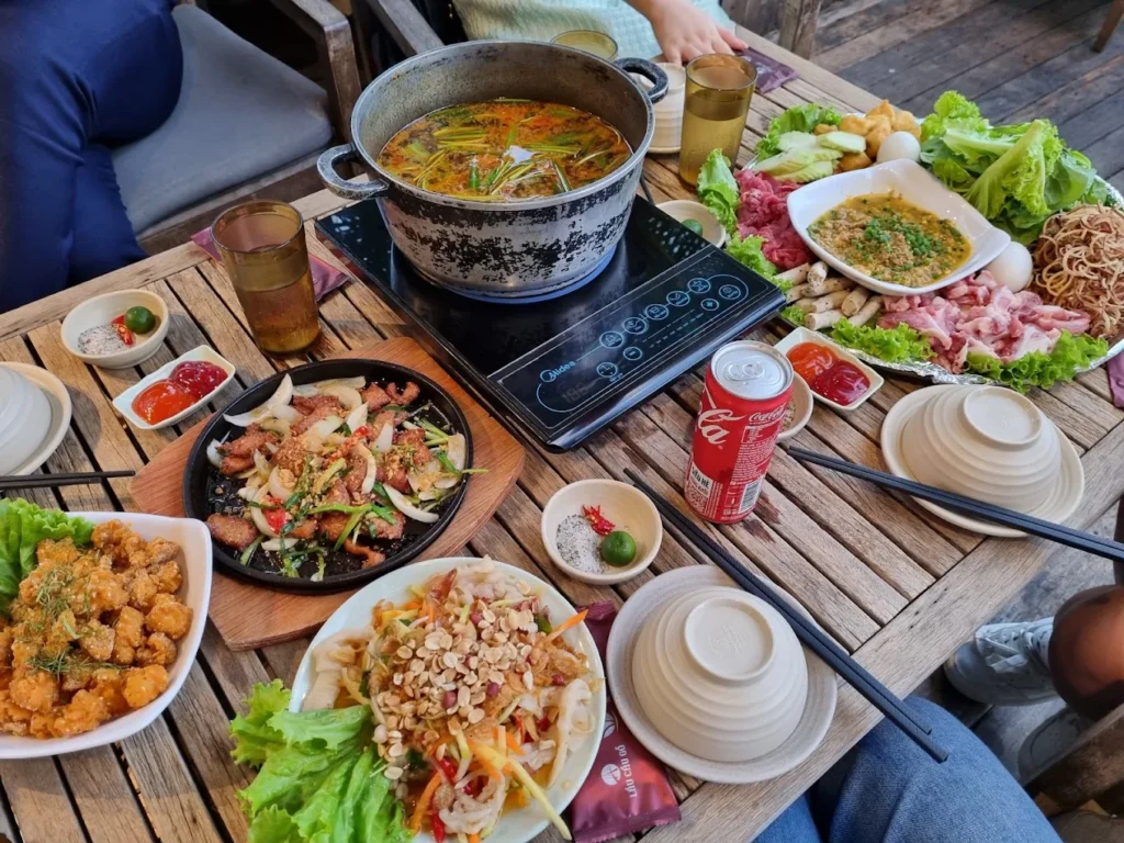 11 quán bar tốt nhất ở Phố cổ với đồ ăn ngon nhất và đông người nhất