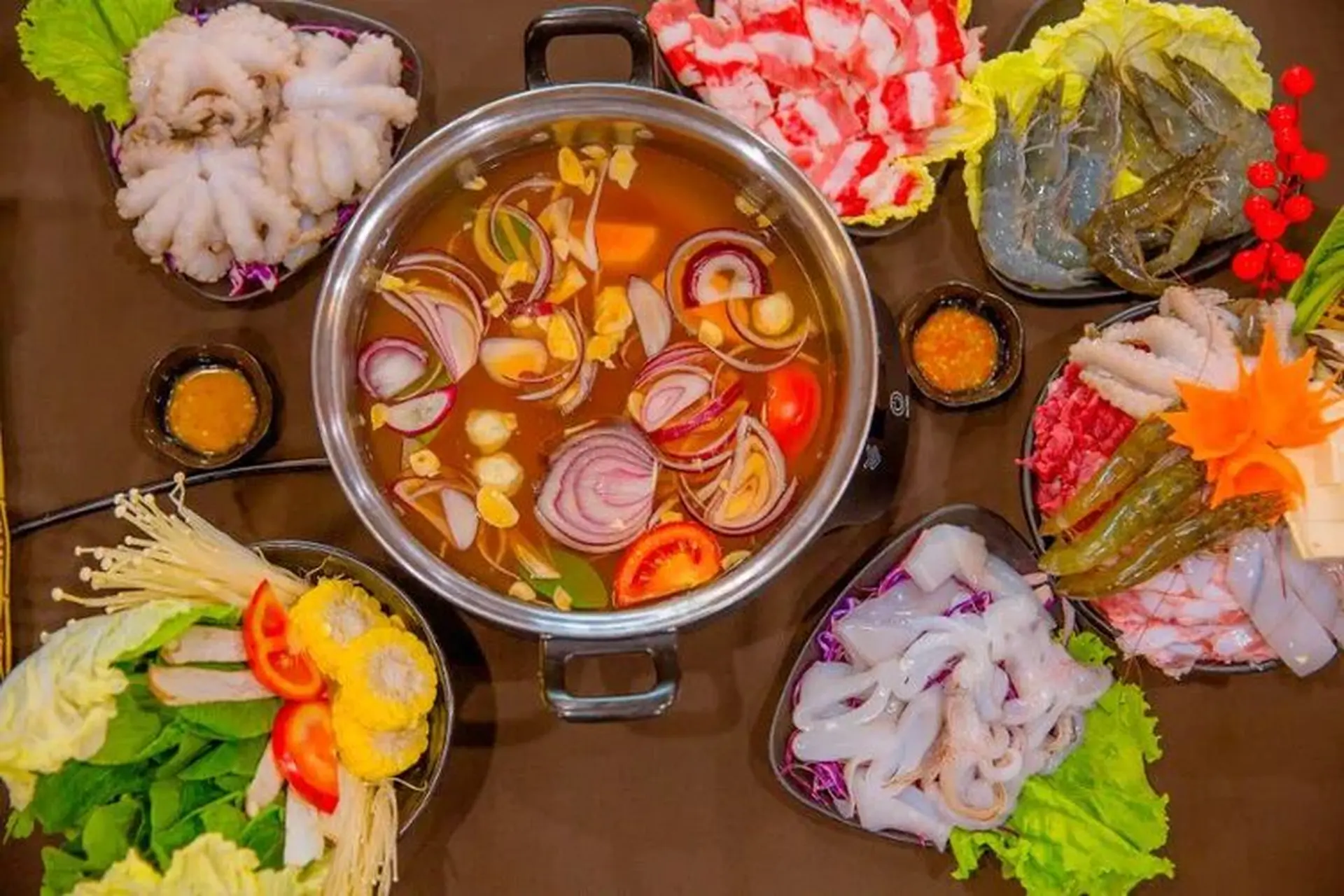 Lẩu thập cẩm gồm những gì để hợp vị, hài hòa và thơm ngon nhất