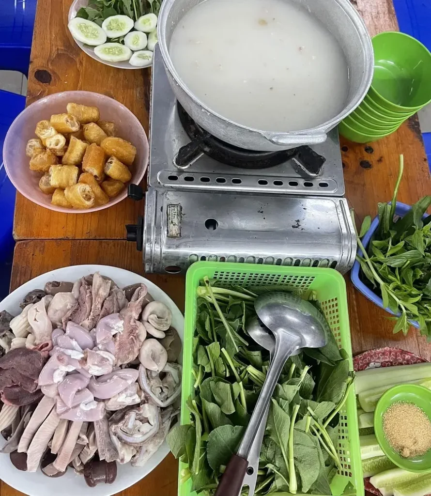 8 quán bar ở Hoàng Cầu hôm nay rất đông khách