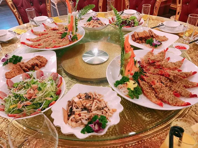 8 quán bar ở Hoàng Cầu hôm nay rất đông khách