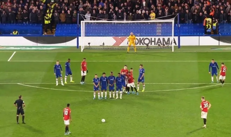 Luật đá phạt trong bóng đá mới nhất