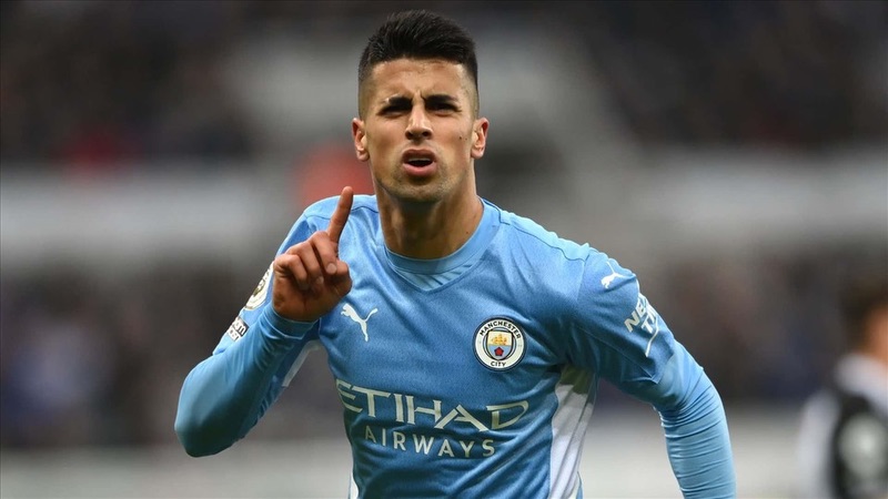 Cầu thủ Joao Cancelo - Ngựa chứng tự hủy sự nghiệp