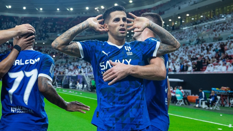 Cầu thủ Joao Cancelo - Ngựa chứng tự hủy sự nghiệp