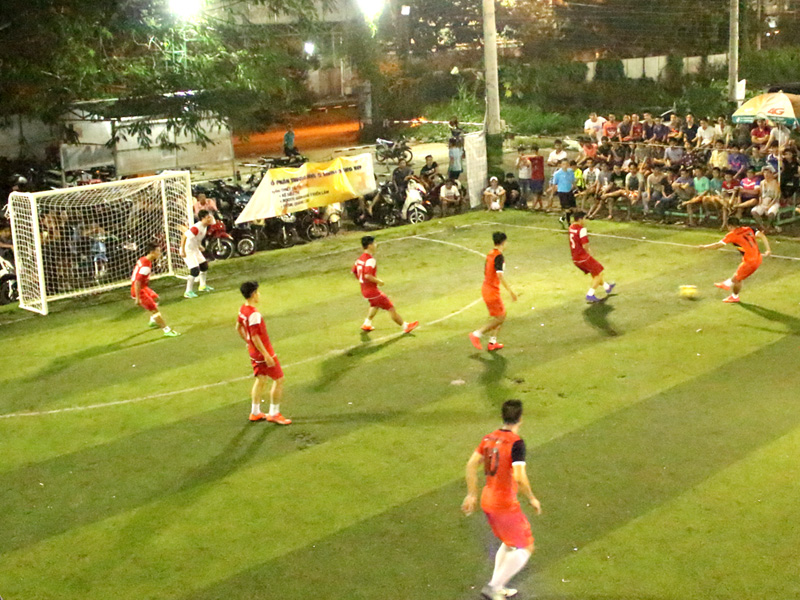 Chiến Thuật 5-2-1-2: Sự Cân Bằng Hoàn Hảo Giữa Phòng Ngự & Tấn Công