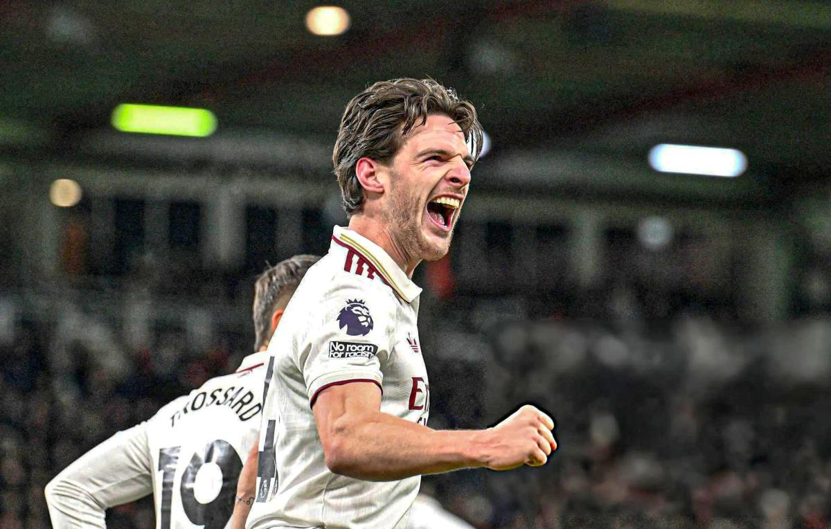 Declan Rice - từ cậu bé bị bỏ rơi tới "tiền vệ xuất sắc nhất thế giới"