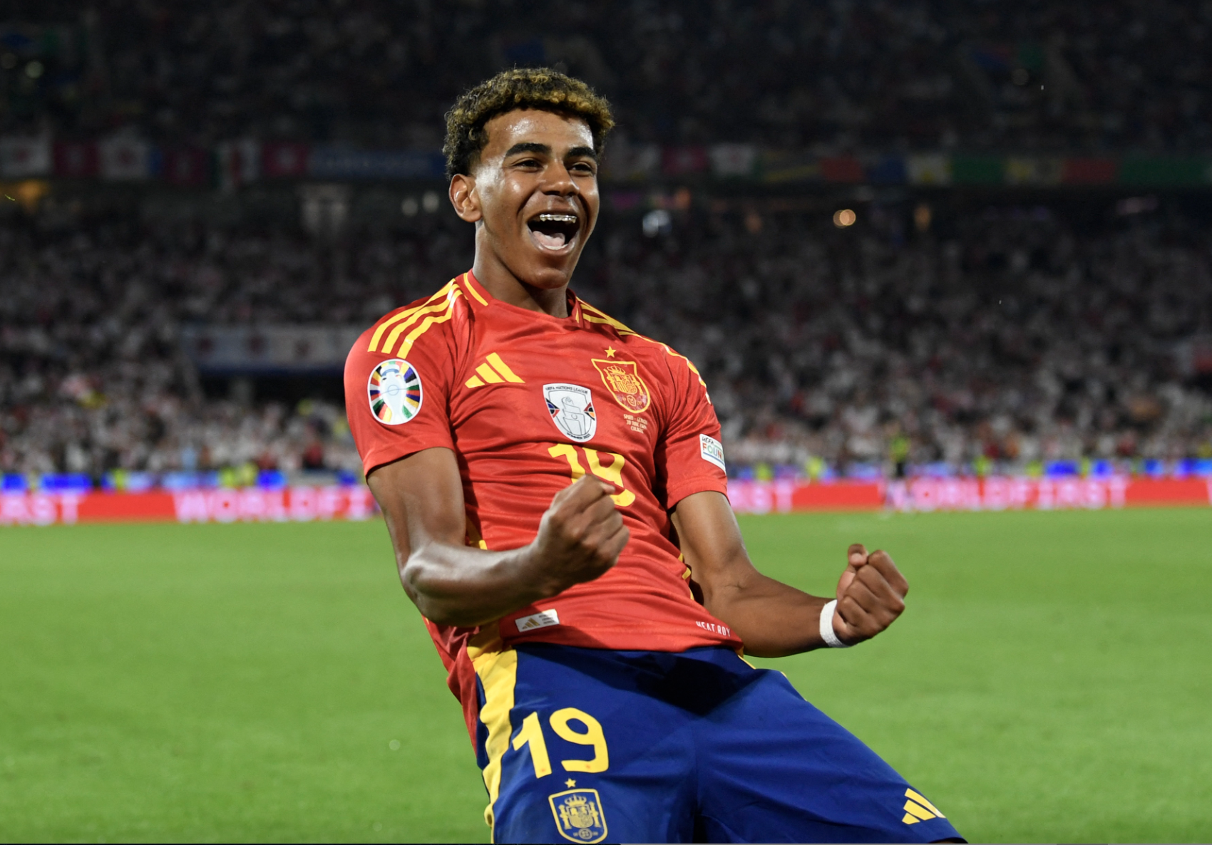 Thông tin tiểu sử cầu thủ Lamine Yamal của CLB Barcelona